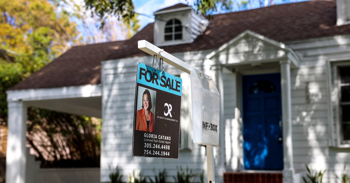 Featured image for Mortgage fees increase for good credit homebuyers under new federal rule.