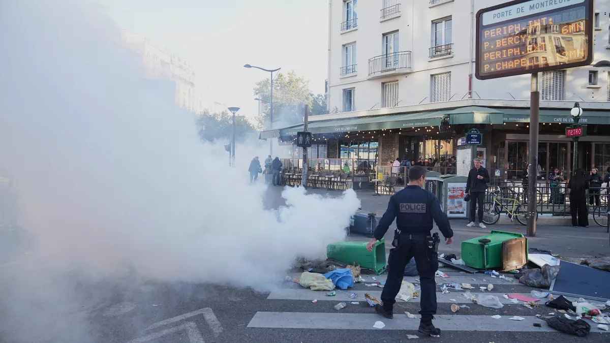 Featured image for French Protests Escalate with Nearly 200 Arrests Amid Political Unrest