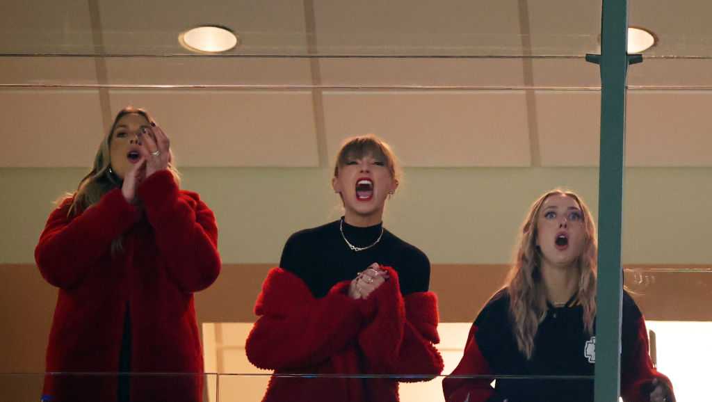 Featured image for Taylor Swift: Time Magazine's 2023 Person of the Year and NYC Home Decor Revealed