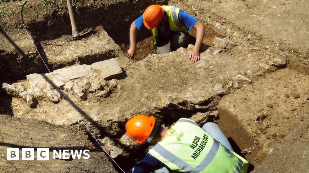 Featured image for Bedford Roman Villa Volunteers Anticipate Return After Major Discovery