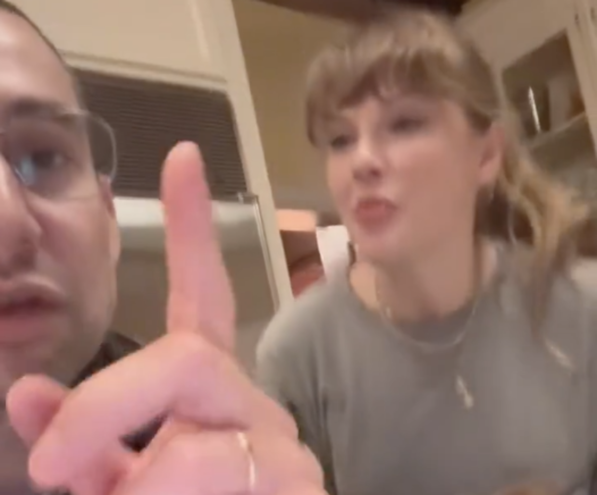 Featured image for Taylor Swift Celebrates Reclaiming Her Music Rights Amid Celebrity Cheers