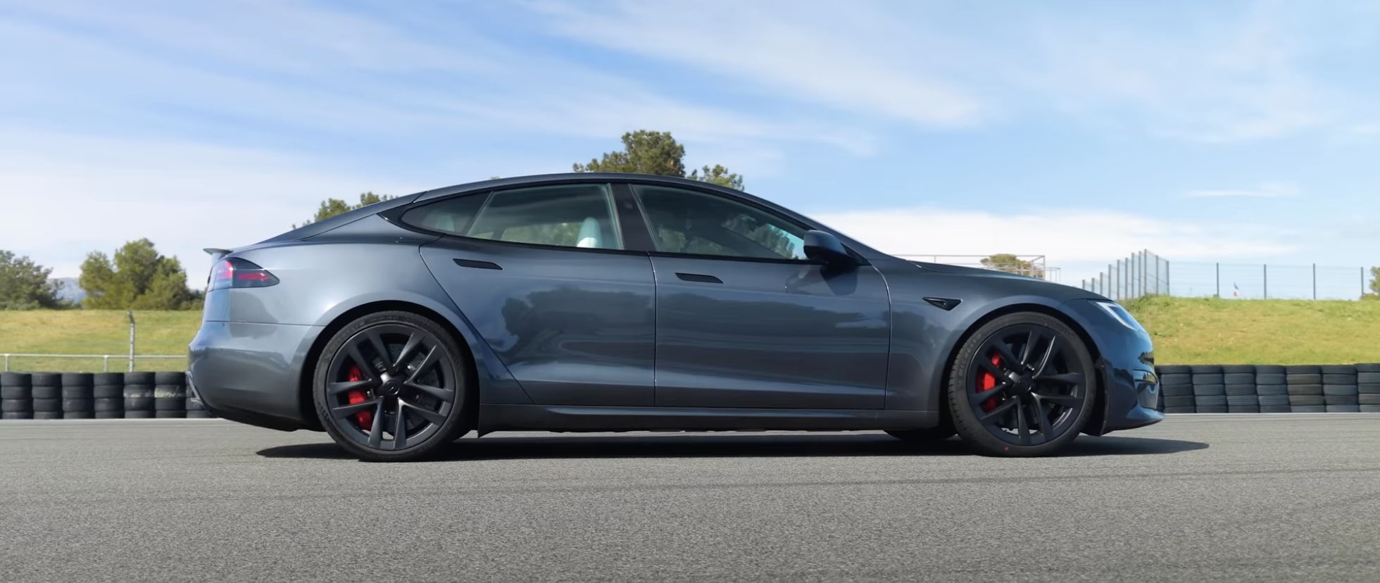 Featured image for "Tesla Model S Plaid Track Package hits 200mph with $15k upgrade"