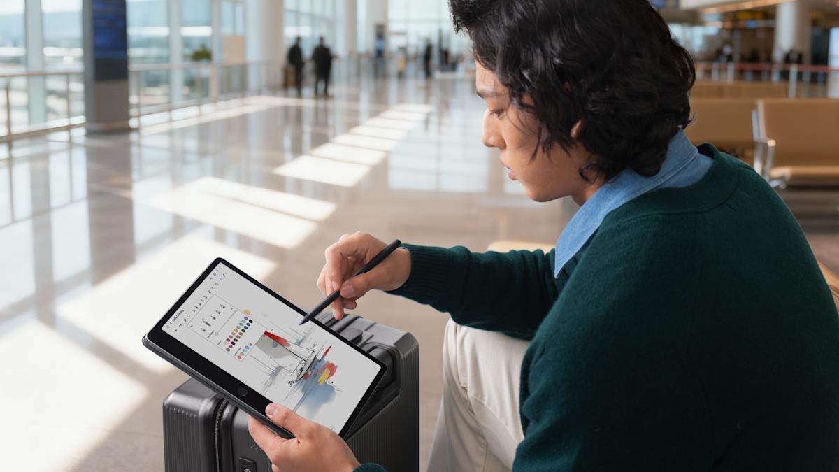 Featured image for TCL Unveils Color E-Ink Tablet with AI and Paper-Like Experience