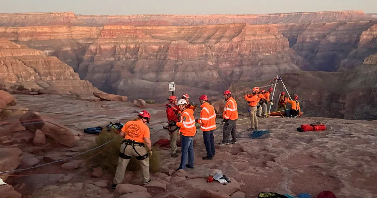 Featured image for Man Falls Over 100 Feet to Death at Grand Canyon