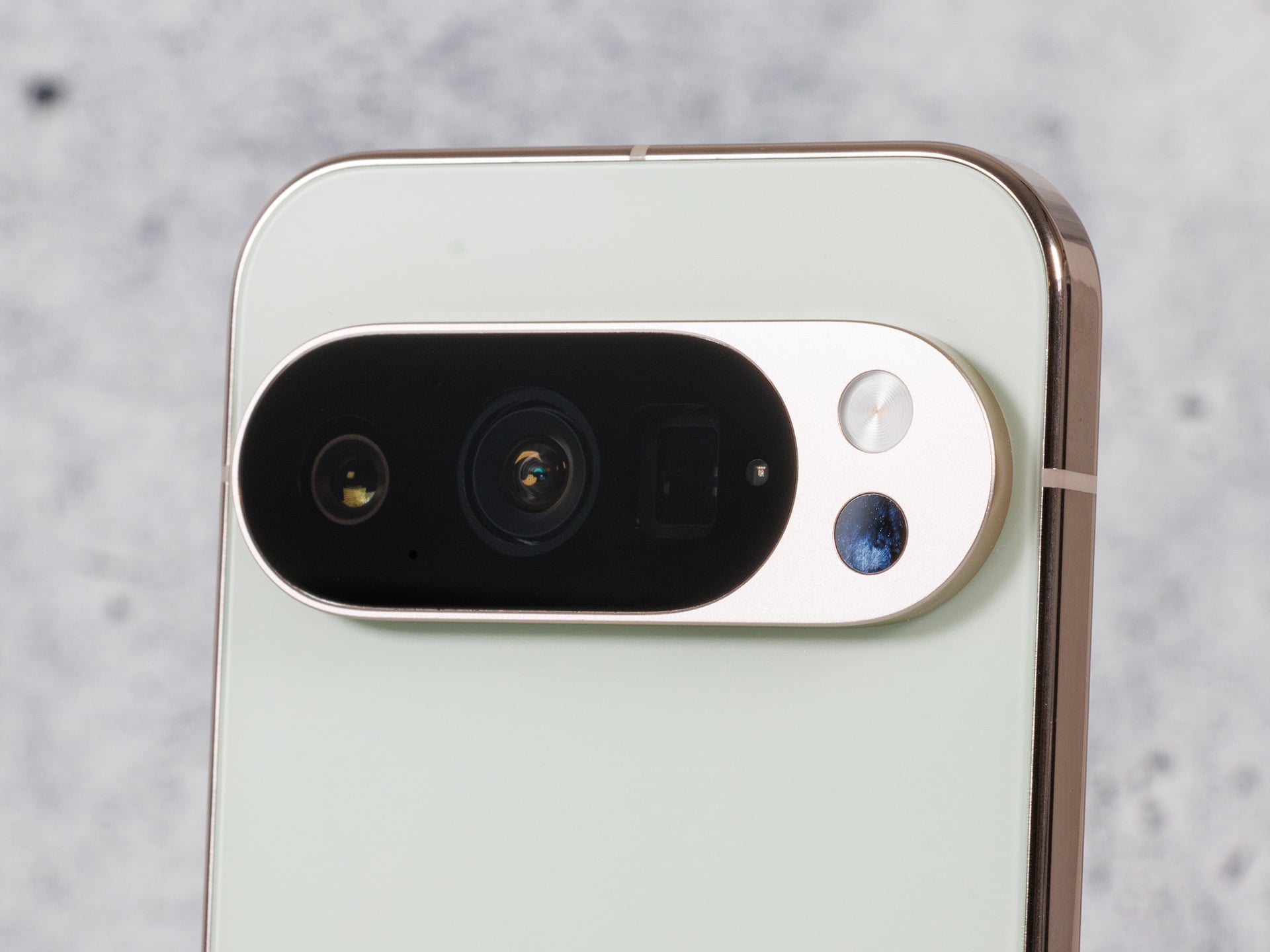 Featured image for Google Pixel 10 Pro: A Comparative Look at Its Features and Performance