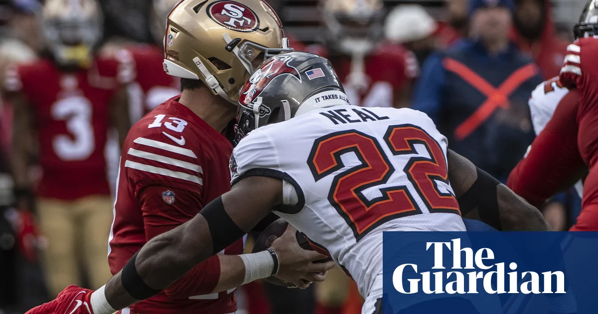 Featured image for NFL approves new QB helmet designed to reduce concussions.