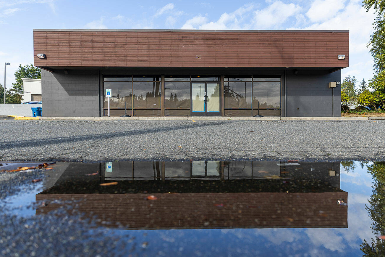 Featured image for Starbucks Closes Multiple Stores Amid Seasonal and Market Challenges