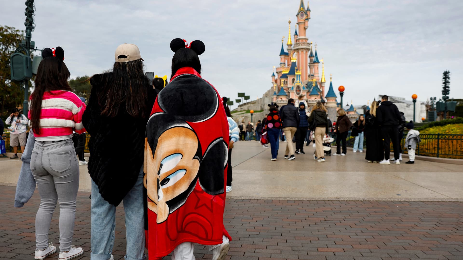 Featured image for Jim Cramer's Insights on Stock Market Volatility and Major Strides