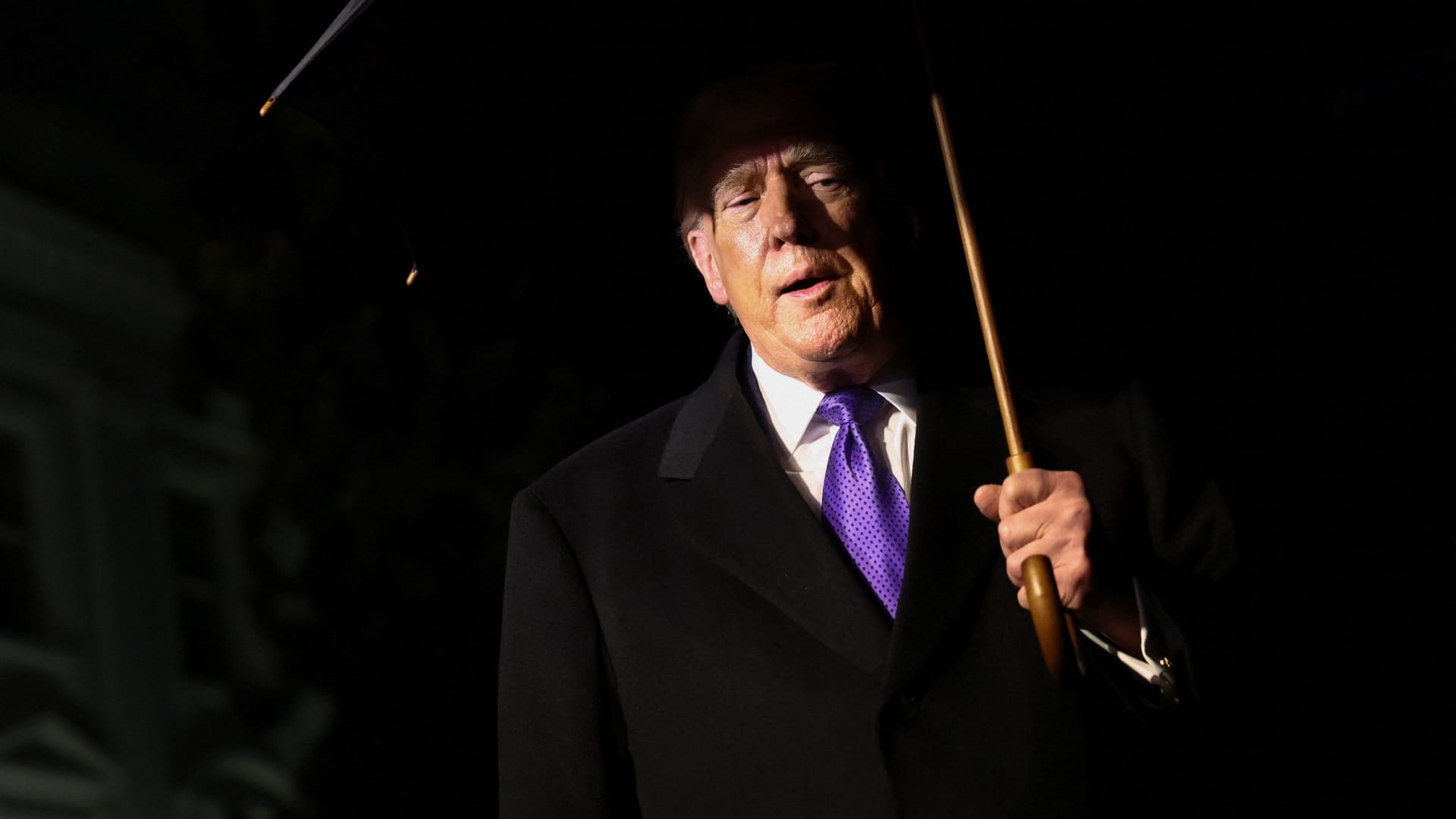 Featured image for Judge Blocks Trump’s $10 Billion Social Aid Freeze in Democratic States