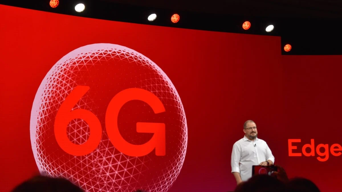 Featured image for Qualcomm Unveils 6G, Cloud AI, and Edge Innovations at Snapdragon Summit