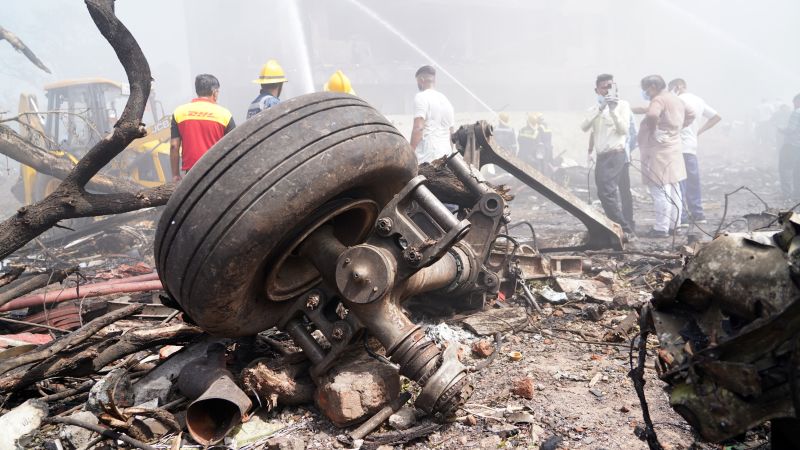 Featured image for Preliminary Report Links Fuel Cutoff to Air India Crash