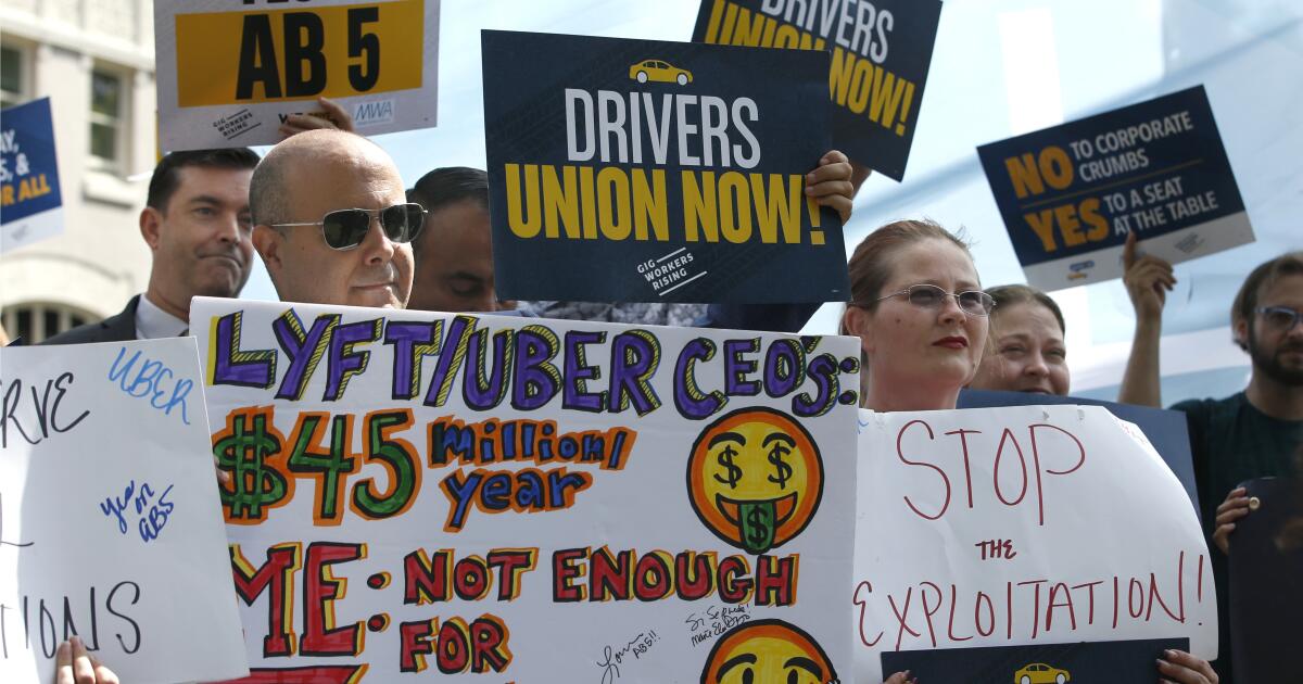 Featured image for California reaches deal enabling Uber and Lyft drivers to unionize