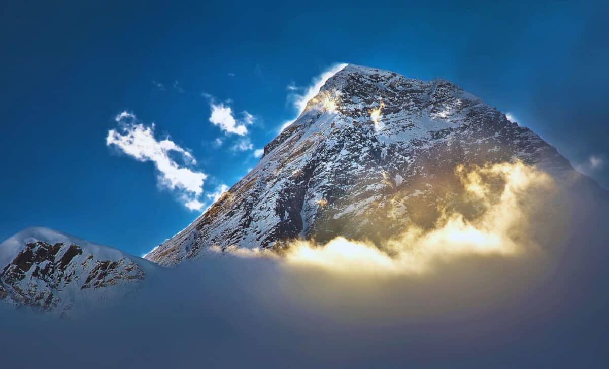 Featured image for Scientists Discover Unexpected Fossils at Mount Everest Summit