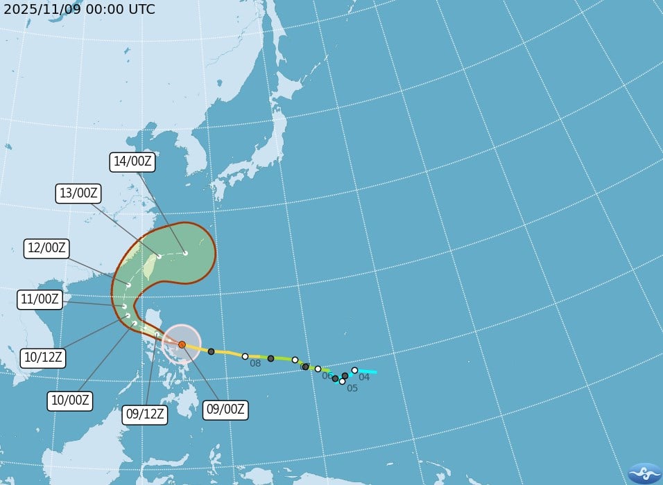 Featured image for Typhoon Fung-Wong Approaching Taiwan and Hong Kong, Prompting Evacuations and Sea Alerts