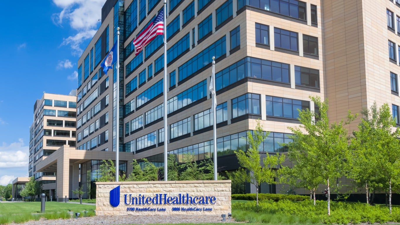 Featured image for UnitedHealth Boosts Earnings and Guidance Amid Cost Management