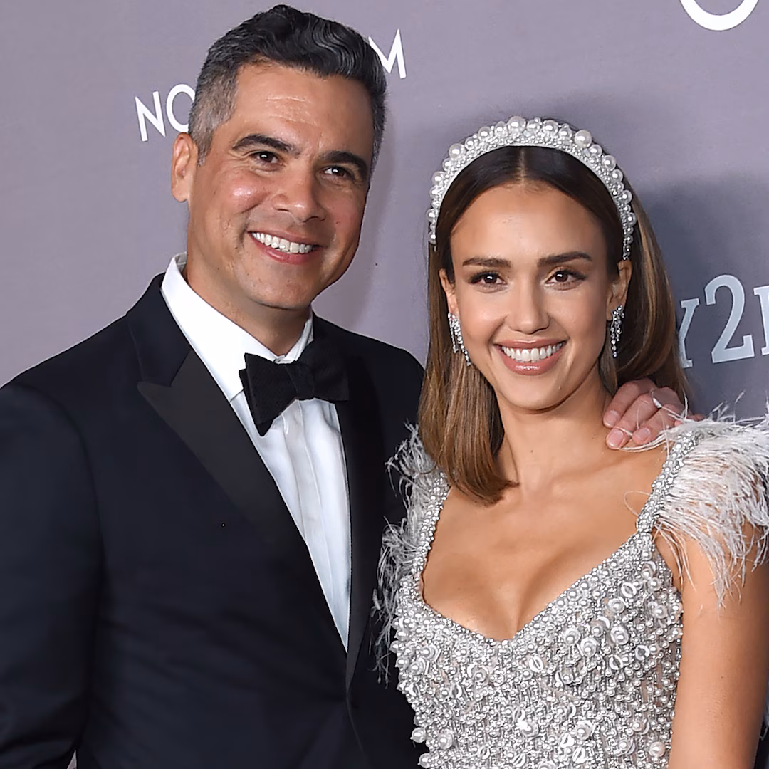Featured image for Jessica Alba and Cash Warren Celebrate 15th Anniversary with Sweet Selfie.