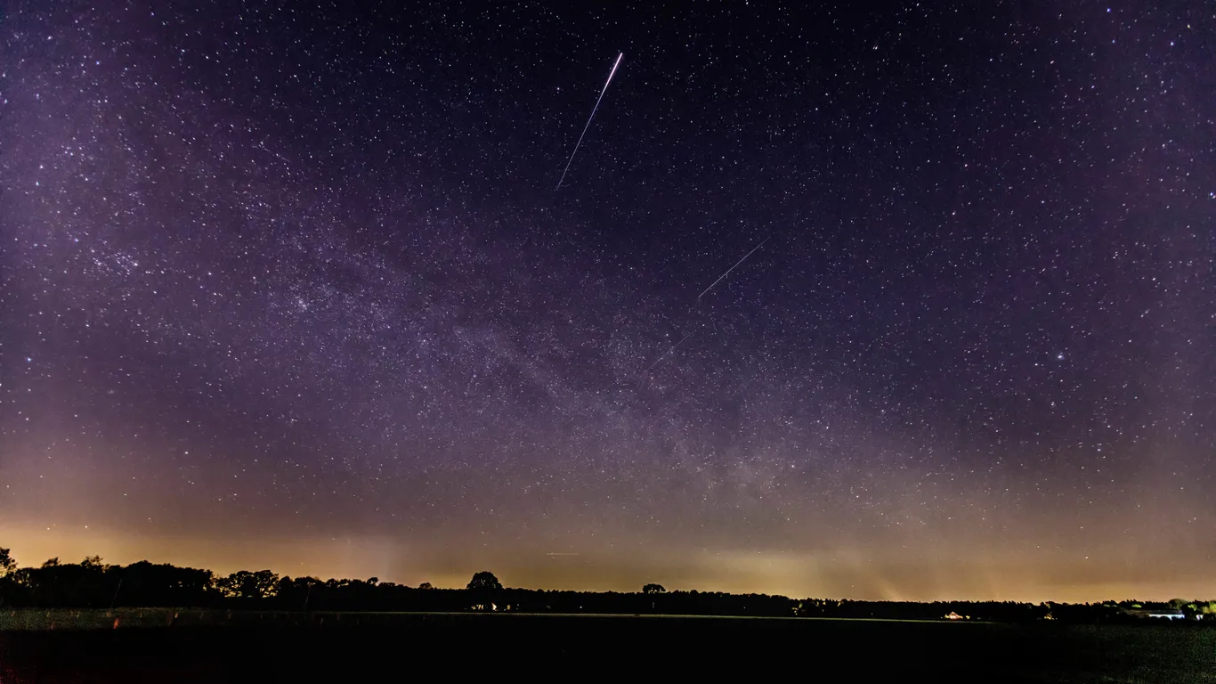 Featured image for Don't Miss the Lyrid Meteor Shower Peak This Weekend!