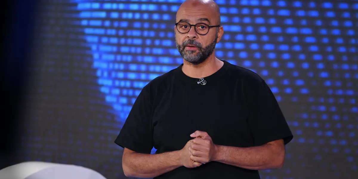 Featured image for Ex-Google Executive Warns AI Will Displace Jobs and Lead to Years of Turmoil