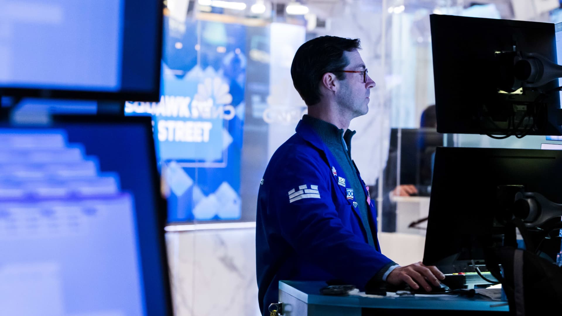 Featured image for Dow Hits Record High as Nvidia and Chip Stocks Decline