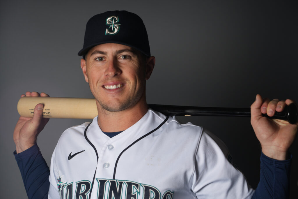 Featured image for Mariners' Dylan Moore sidelined with oblique strain for season opener.