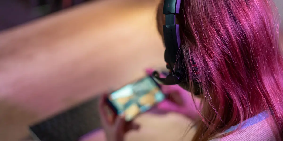 Featured image for Teens' Mobile Game Obsession Costs Families Thousands