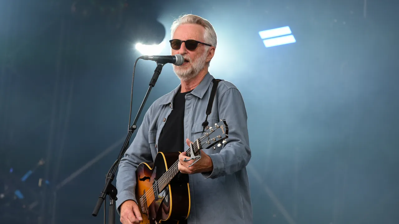 Featured image for Billy Bragg Unveils 'Hundred Year Hunger' Protest Song Supporting Palestine