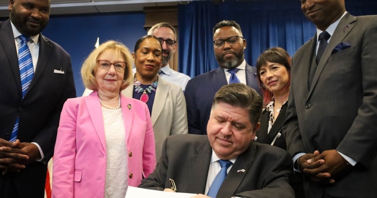 Featured image for Illinois Implements 400 New Laws in 2026