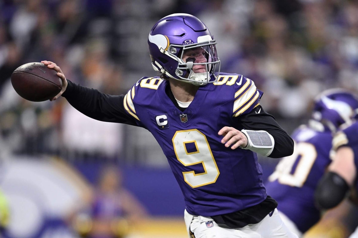 Featured image for Vikings QB J.J. McCarthy Out of Week 18 Game Due to Hand Injury