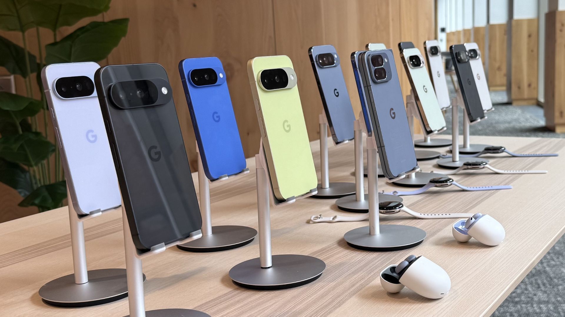 Featured image for Google's December Update Enhances Pixel Security, Fixes Bugs, and Introduces New AI Features