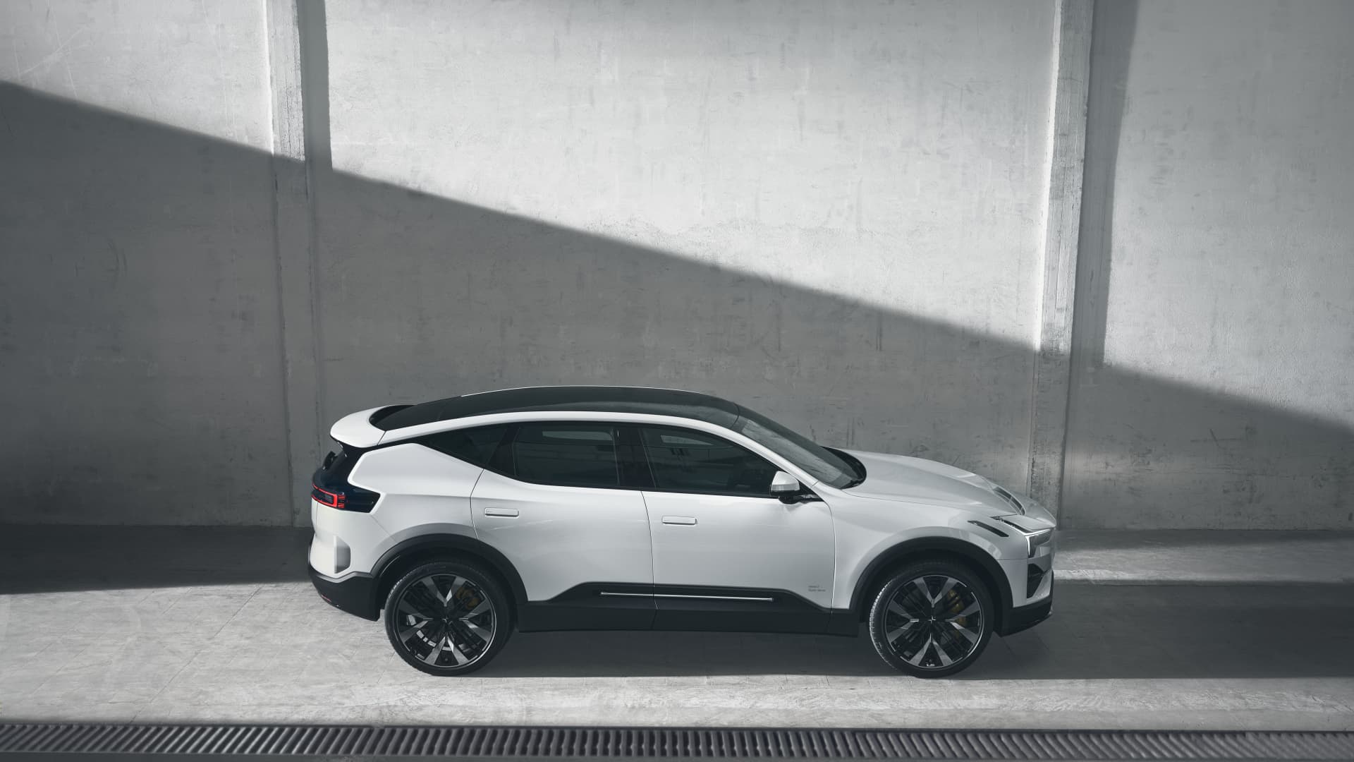 Featured image for Polestar's Q2 Loss Narrows Amid Supply Chain Challenges