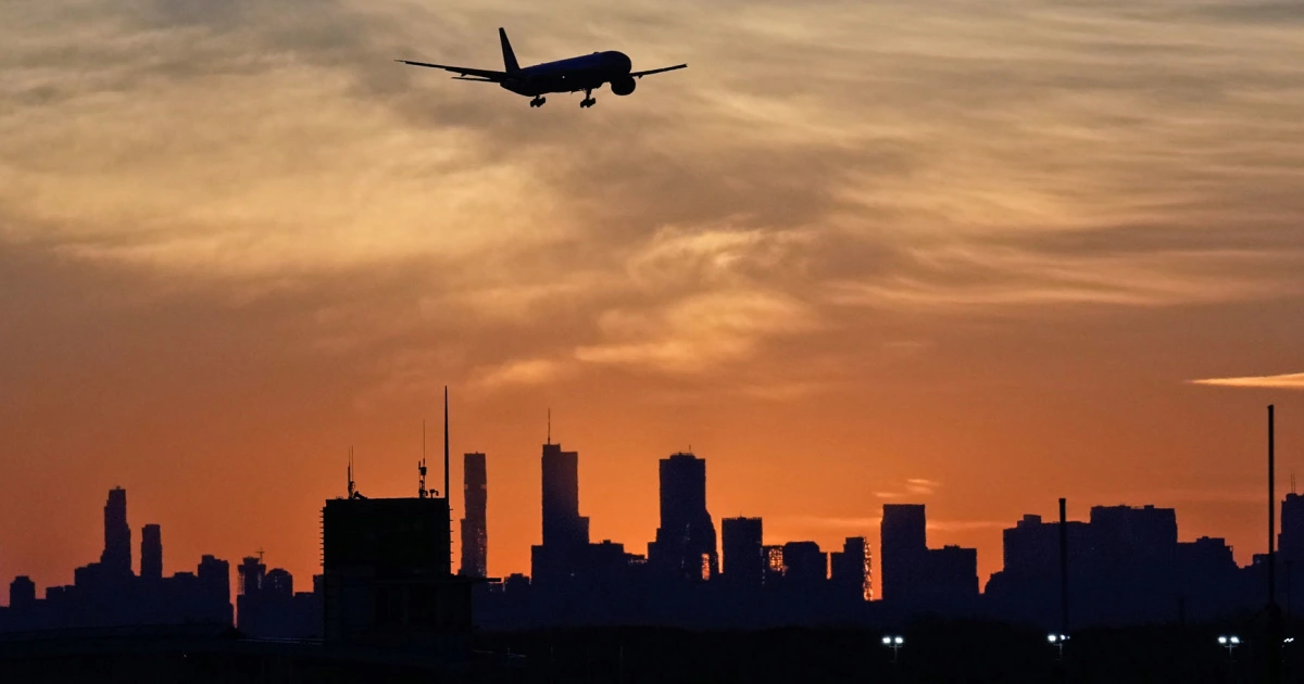 Featured image for FAA Maintains 6% Cancellations as Shutdown Ends and Private Flights Rise
