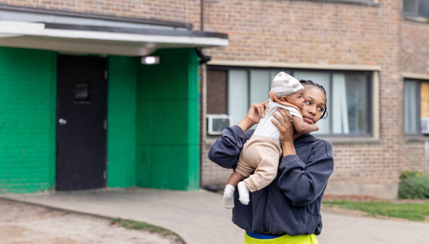 Chicago residents express concerns over federal troop deployment and immigration raids