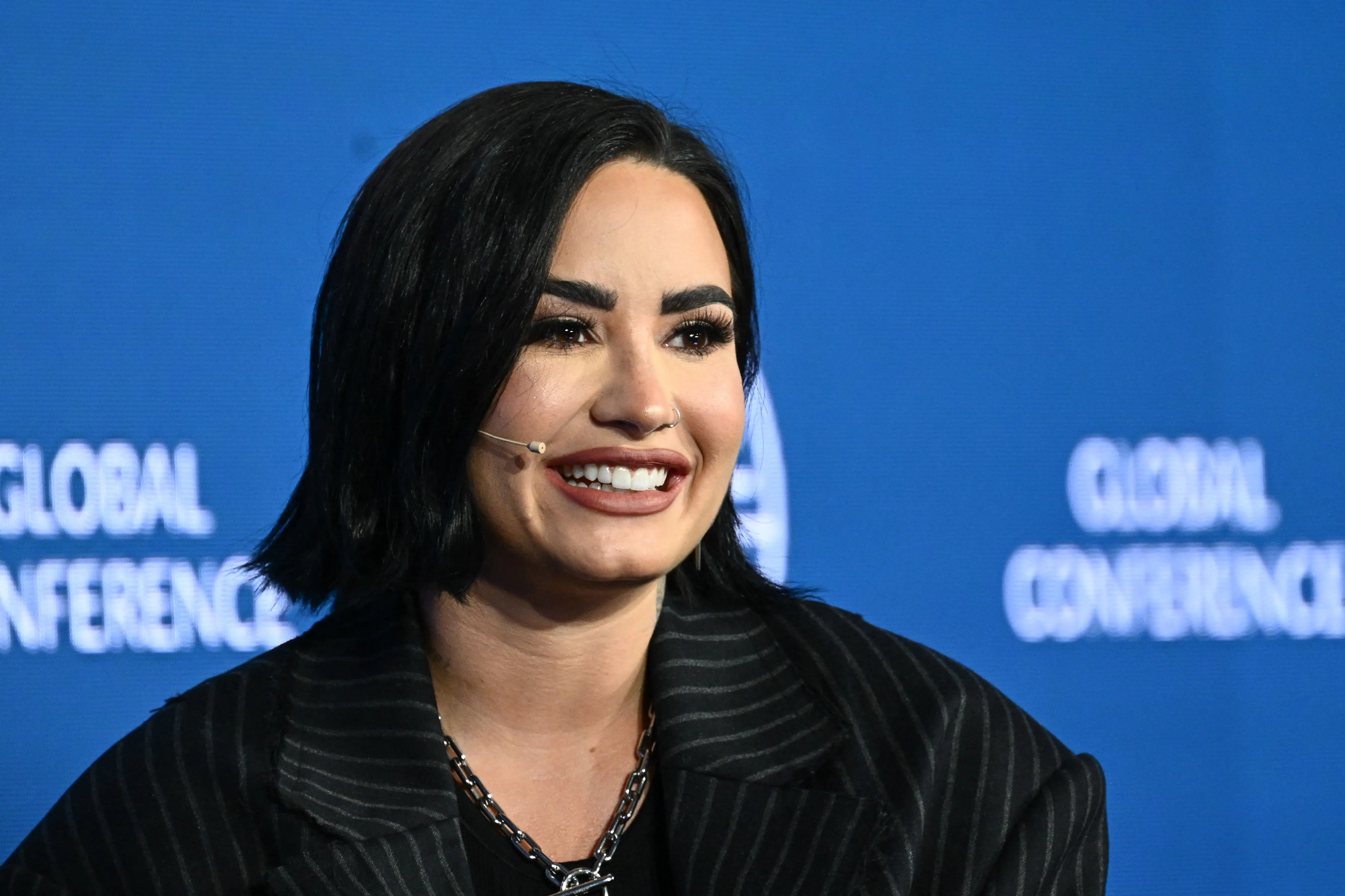 Featured image for Demi Lovato explains why they stopped using they/them pronouns.