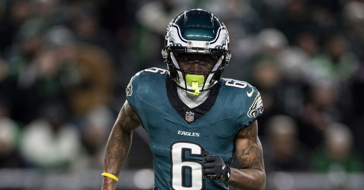 Featured image for DeVonta Smith Returns to Practice Amid Injury Concerns