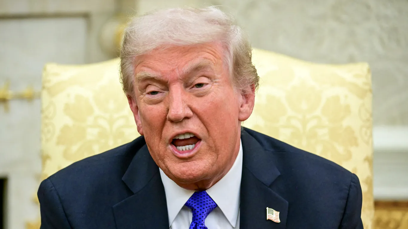 Featured image for Trump Warns of $3 Trillion Cost if Supreme Court Orders Tariff Reversal