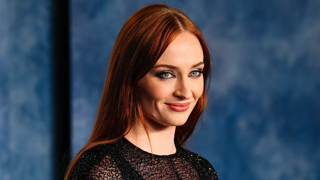 Featured image for Sophie Turner Responds to Mom-Shaming and Criticism