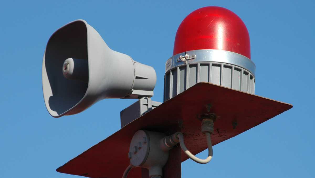 Featured image for Warren County Emergency Alert Mistakenly Sent to Entire County During Deerfield SWAT Situation