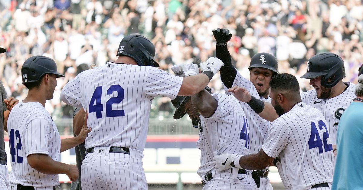 White Sox walk off against Orioles in extra innings.