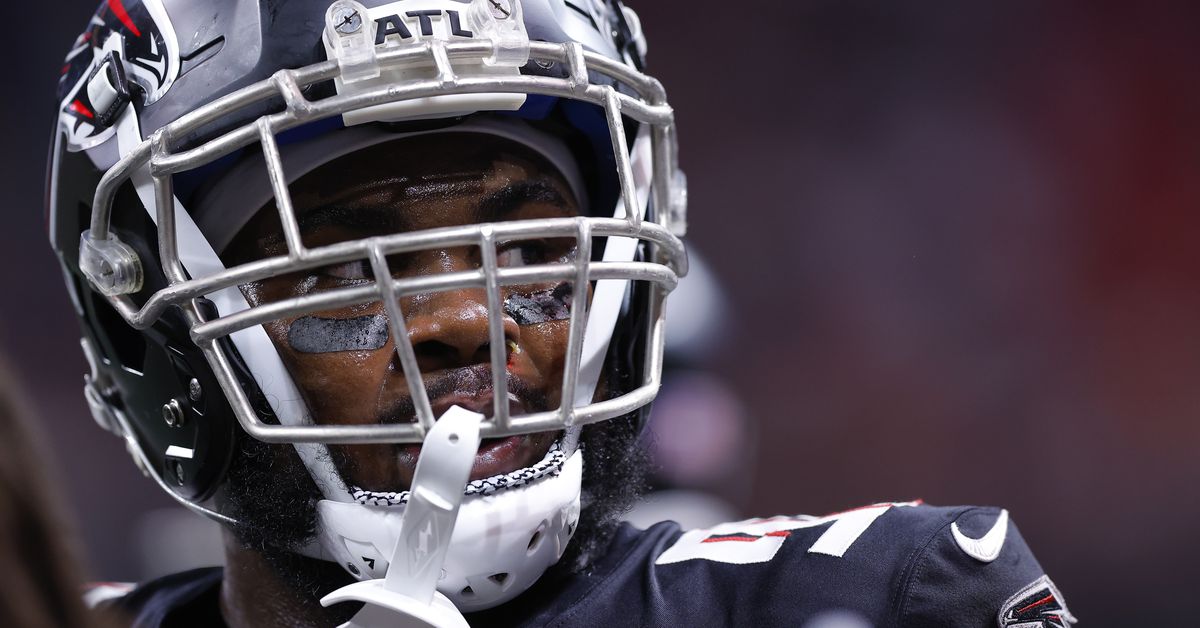 Featured image for Falcons' Grady Jarrett's Season Cut Short by Torn ACL