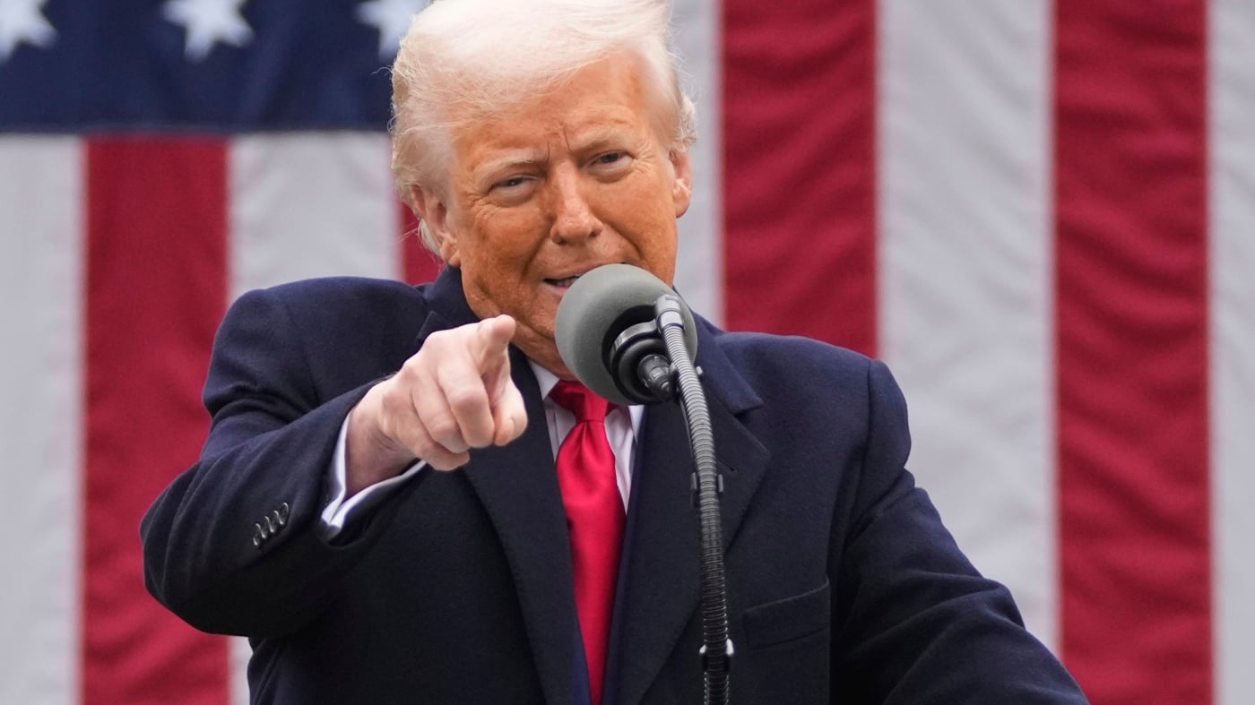 Featured image for Trump's $2,000 Tariff Dividend: Political Win or Economic Risk?