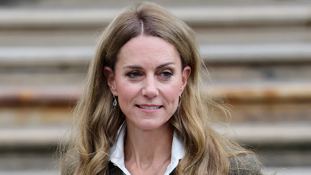 Featured image for Kate Middleton Debuts New Blonde Hairstyle Amidst Rumors and Royal Appearances