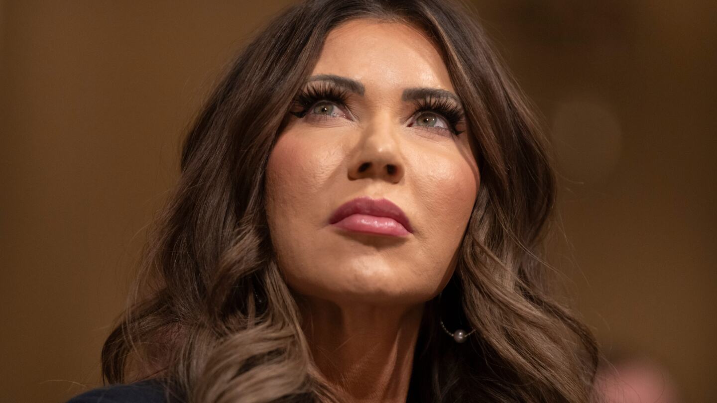 Featured image for DHS Deploys 2,000 Agents to Minneapolis for Major Immigration Operation