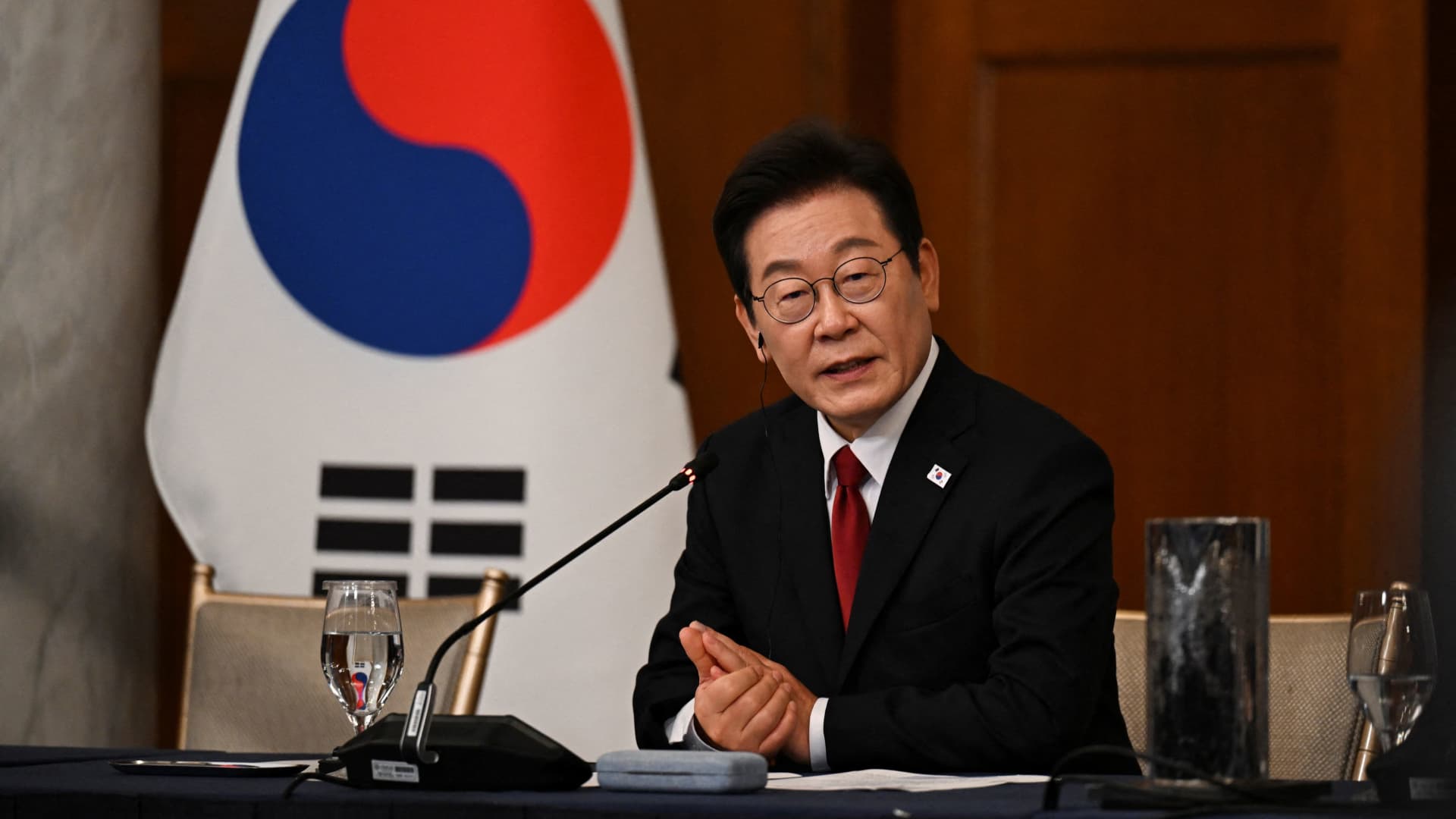 Featured image for South Korea's Lee Warns of Financial Crisis Over US Investment Demands