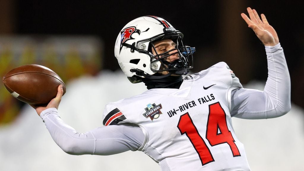 Featured image for UWRF Wins First D-III Football Title in Upset Over North Central