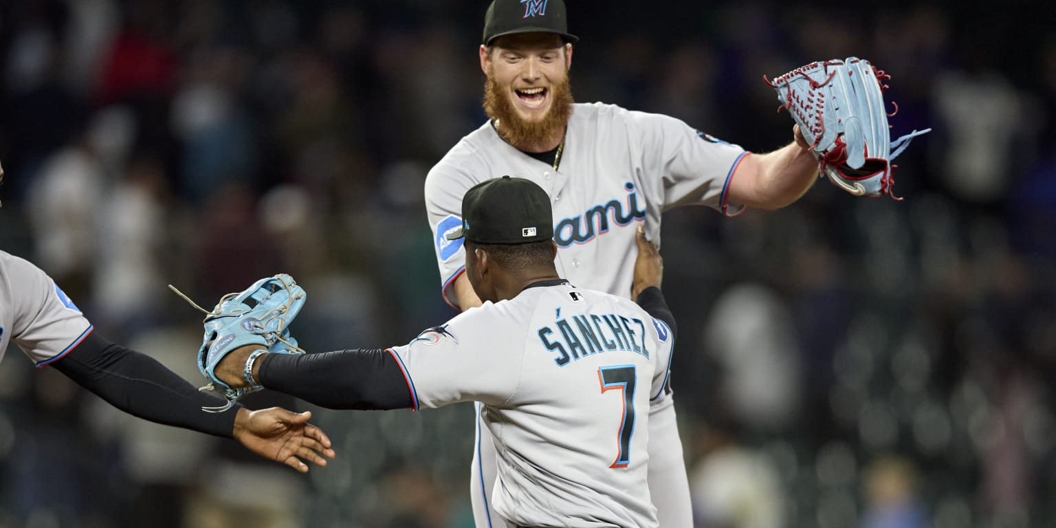 Featured image for "Marlins' Jesús Sánchez denies Mariners' Eugenio Suárez game-tying grand slam in 4-1 victory"