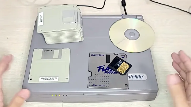 Featured image for Windows 95 Launches with Only a Floppy Drive