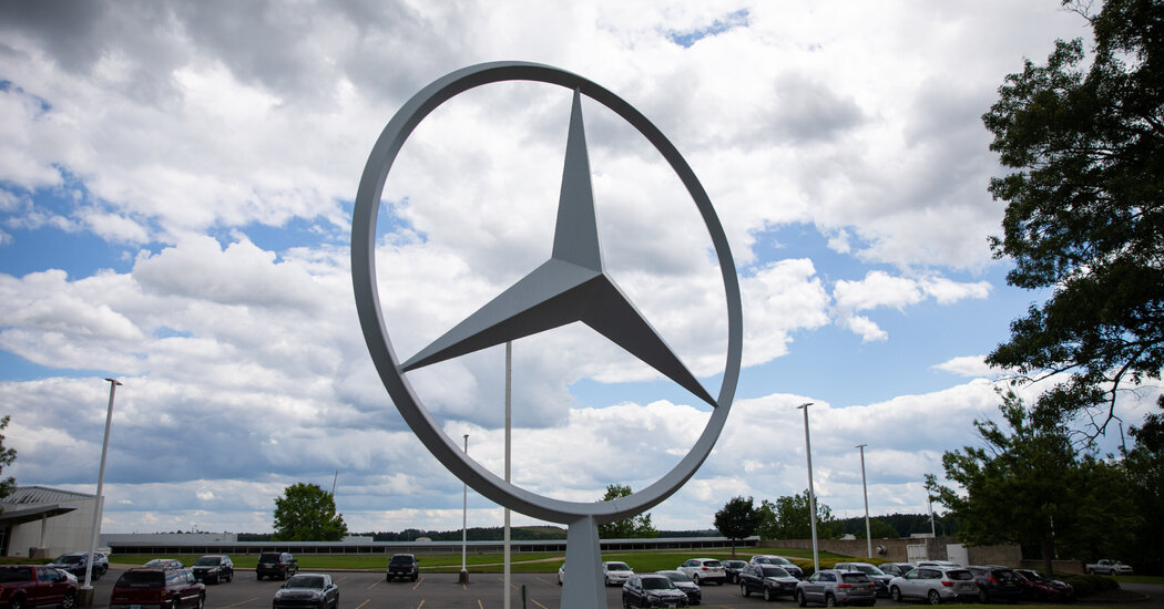 Featured image for Mercedes to Pay $150 Million in Emissions Fraud Settlement