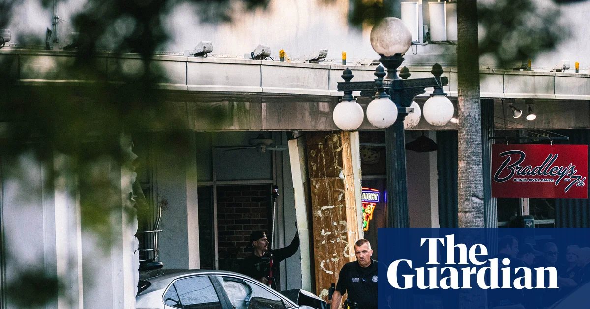 Featured image for Police Chase Ends in Tragedy as Car Crashes into Tampa Crowd, Killing 4