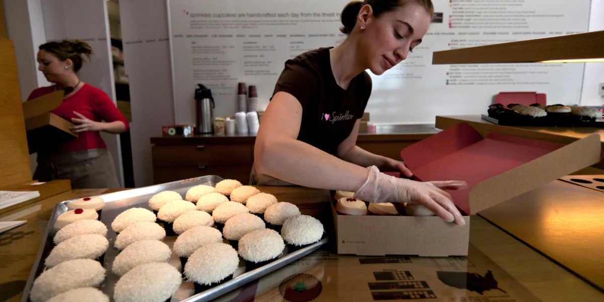 Featured image for Sprinkles Cupcakes Nationwide Closure Shocks Fans