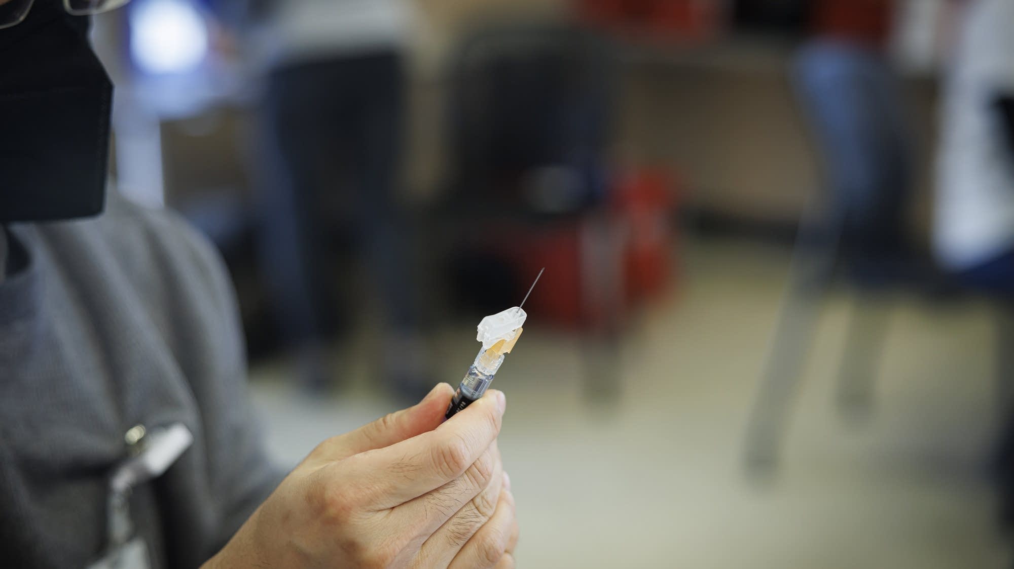 Featured image for Insurance Covers COVID and Flu Vaccines Through 2026, Experts Urge Seniors to Get Vaccinated